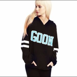 Wildfox Goon Malibu Pullover Hoodie in Black Size Small